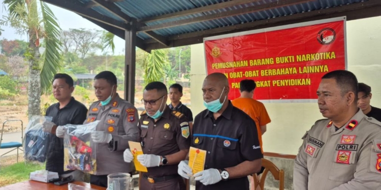 Sabu 3,29 Gram Diselundupkan dalam Paket Snack, Pria 37 Tahun Diciduk di Nabire