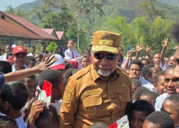 Kunker ke Puncak Jaya, Wagub Papua Tengah Tinjau Rumah sakit dan Sekolah di Mulia