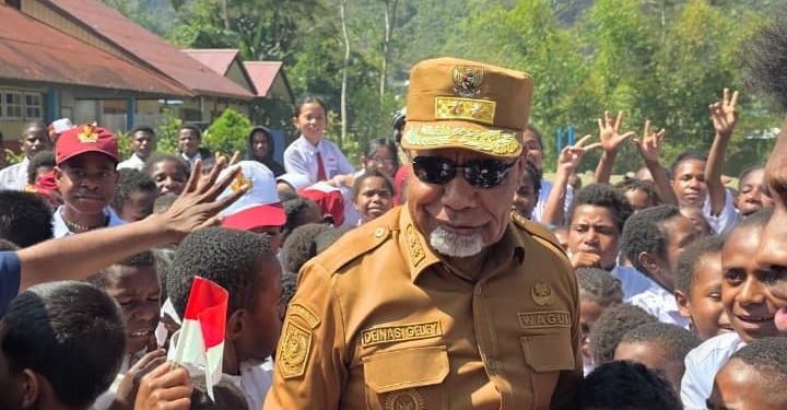 Kunker ke Puncak Jaya, Wagub Papua Tengah Tinjau Rumah sakit dan Sekolah di Mulia