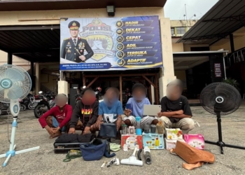 Keterangan: Lima Pelaku Pencurian di Dok IX Kota Jayapura. (Foto: Istimewah)