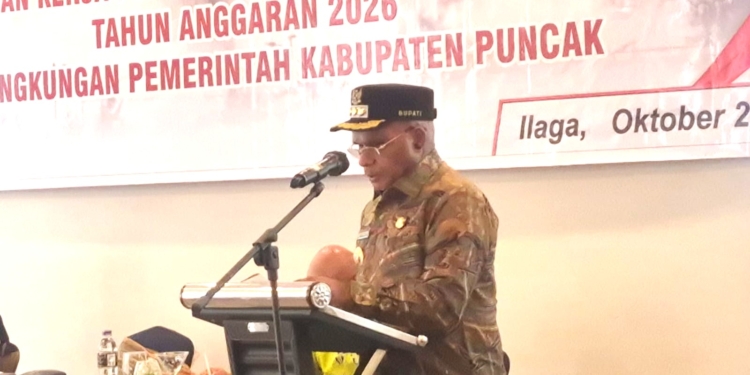 Bupati Elvis Tabuni Sampaikan Duka Cita atas Meninggalnya Kepala Distrik Pogoma